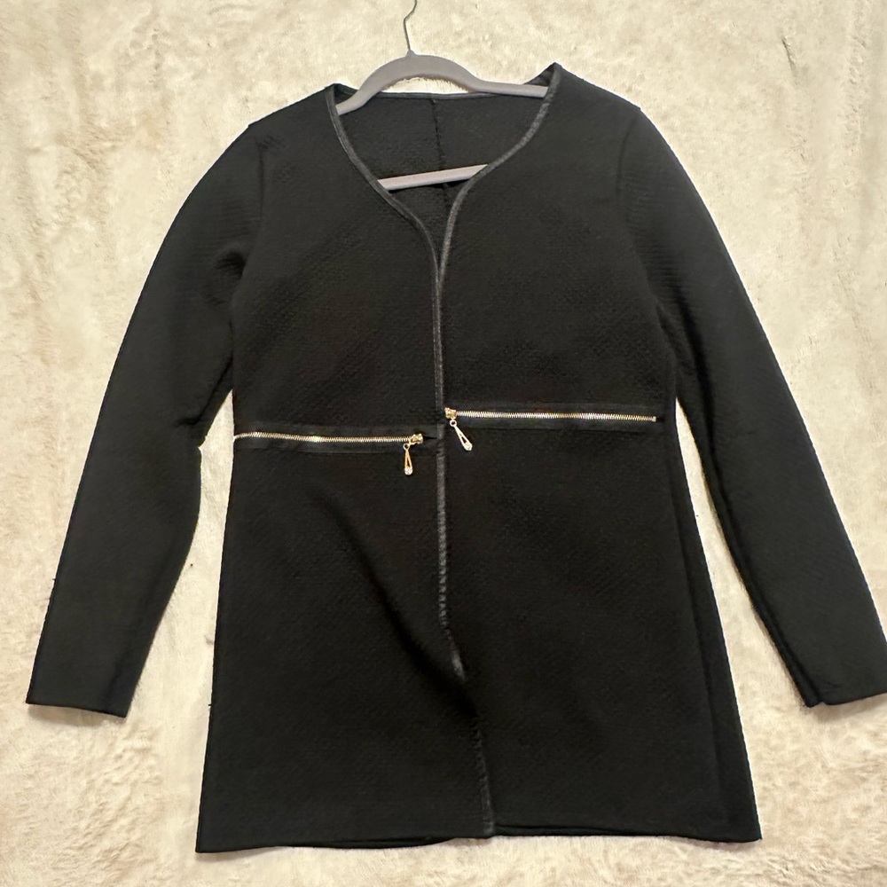 Black jacket 
Long sleeves